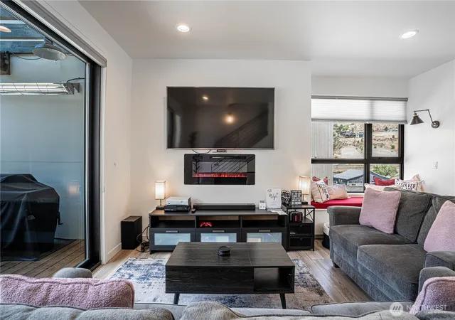 Photo 3 of Single family home for sale at 1402 Cottage Ln, Chelan, WA 98816 | MLS# NWM2553494 | Listing updated on 2026-09-22