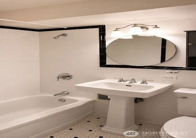 Photo 4 of Condo for sale at 1105 Spring #901, Seattle, WA 98104 | MLS# NWM2553516 | Listing updated on 2026-09-22