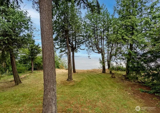 Photo 3 of Single family home for sale at 8 W Gedney Way, Hat Island, WA 98206 | MLS# NWM2553525 | Listing updated on 2026-09-22