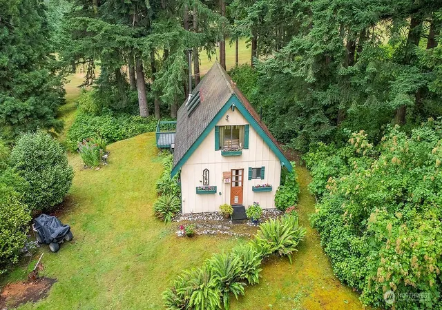 Photo 4 of Single family home for sale at 12 B Port Susan Dr, Hat Island, WA 98206 | MLS# NWM2553526 | Listing updated on 2026-09-22