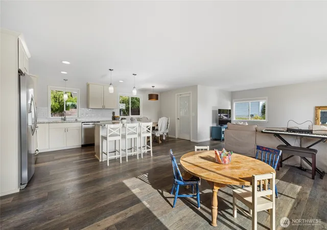 Photo 3 of Sale Pending at 520 N 21st Street, Mount Vernon, WA 98273 | MLS# NWM2553530 | Listing updated on 2026-09-25