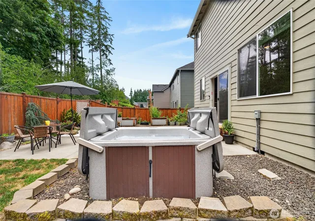 Photo 3 of Single family home for sale at 1618 Hudson St NW, Olympia, WA 98502 | MLS# NWM2553543 | Listing updated on 2026-10-02