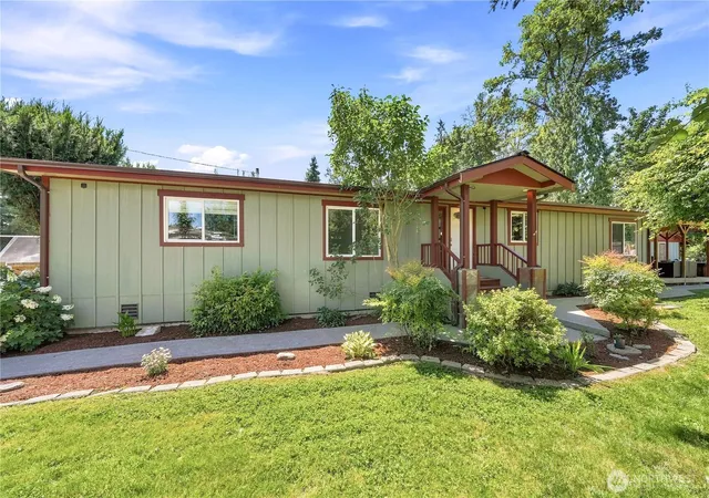 Manufactured home for sale at 516 Beach Dr, Snohomish, WA 98290 | MLS# NWM2553548