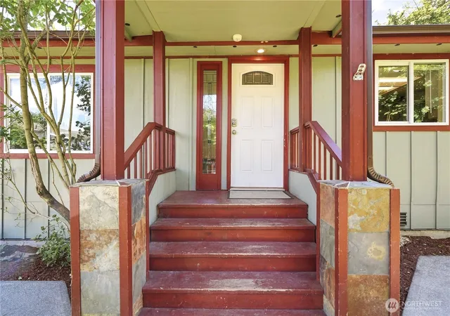 Photo 2 of Manufactured home for sale at 516 Beach Dr, Snohomish, WA 98290 | MLS# NWM2553548 | Listing updated on 2026-10-02