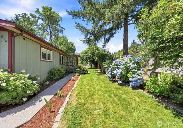 Photo 3 of Manufactured home for sale at 516 Beach Dr, Snohomish, WA 98290 | MLS# NWM2553548 | Listing updated on 2026-10-02