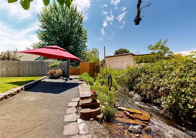Photo 2 of Sale Pending at 905 Cowl St, Milton Freewater, OR 97862 | MLS# NWM2553561 | Listing updated on 2026-09-25