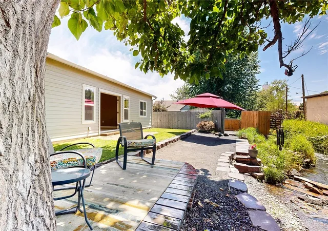 Photo 3 of Sale Pending at 905 Cowl St, Milton Freewater, OR 97862 | MLS# NWM2553561 | Listing updated on 2026-09-25