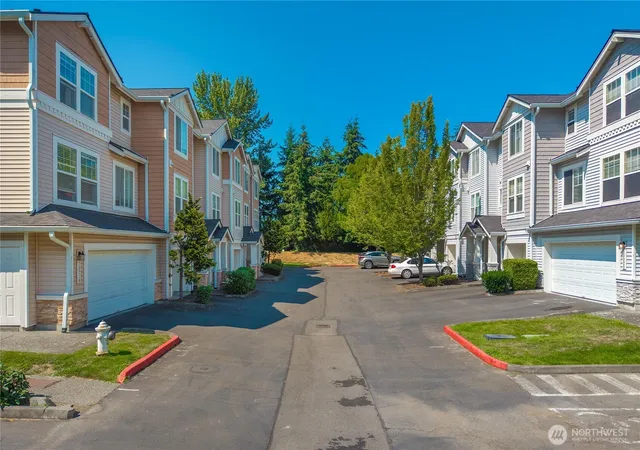 Photo 3 of Townhouse for sale at 23217 62nd Place St S #31-2, Kent, WA 98032 | MLS# NWM2553593 | Listing updated on 2026-09-22