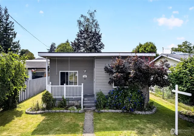 Photo 1 of Sale Pending at 233 Cascade St, Buckley, WA 98321 | MLS# NWM2553601 | Listing updated on 2026-09-23