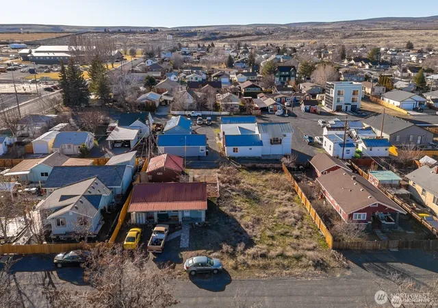 Photo 2 of Single family home for sale at 45 Birch St Sw, Soap Lake, WA 98851 | MLS# NWM2553611 | Listing updated on 2026-09-22