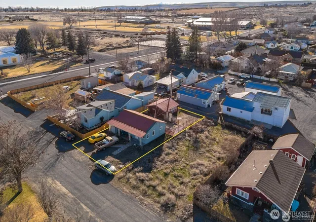 Photo 3 of Single family home for sale at 45 Birch St Sw, Soap Lake, WA 98851 | MLS# NWM2553611 | Listing updated on 2026-09-22