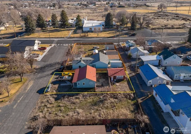 Photo 3 of Single family home for sale at 45 Birch St SW, Soap Lake, WA 98851 | MLS# NWM2553611 | Listing updated on 2026-09-22