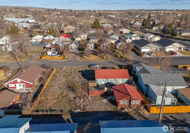 Photo 4 of Single family home for sale at 45 Birch St SW, Soap Lake, WA 98851 | MLS# NWM2553611 | Listing updated on 2026-09-22
