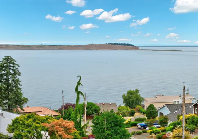 Photo 3 of Single family home for sale at 51 Victoria Loop, Port Townsend, WA 98368 | MLS# NWM2553634 | Listing updated on 2026-09-29