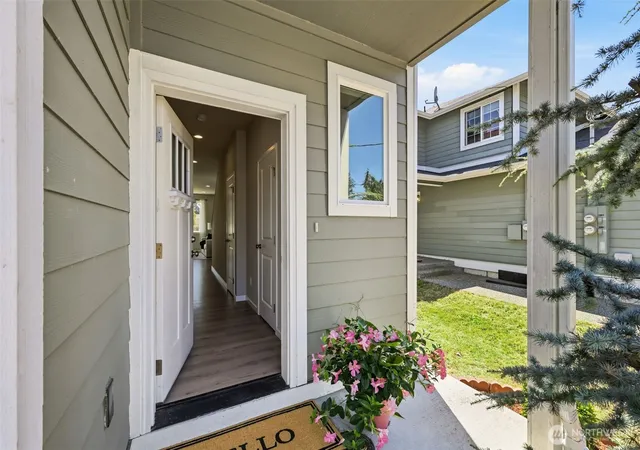 Photo 4 of Single family home for sale at 412 170th Street S, Spanaway, WA 98387 | MLS# NWM2553643 | Listing updated on 2026-09-30