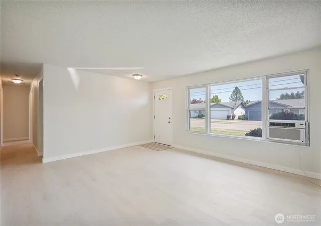 Photo 3 of Single family home for sale at 1703 33rd Avenue, Longview, WA 98632 | MLS# NWM2553646 | Listing updated on 2026-09-27
