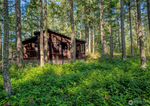 Photo 3 of Single family home for sale at 37 Silvermoon Ln, Eastsound, WA 98245 | MLS# NWM2553672 | Listing updated on 2026-09-22