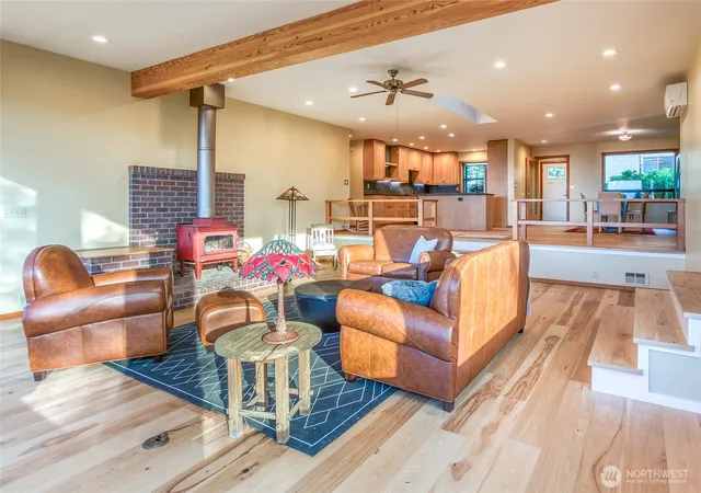 Photo 4 of Single family home for sale at 404 Lookout Loop, Orcas Island, WA 98245 | MLS# NWM2553674 | Listing updated on 2026-09-22