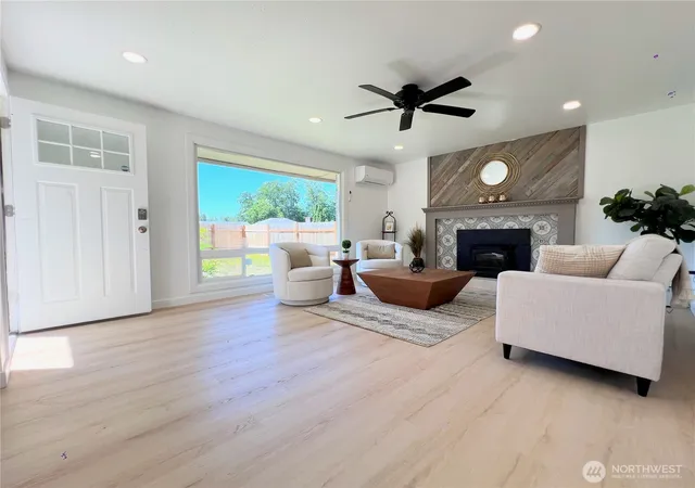 Photo 3 of Single family home for sale at 251 E 72nd Street, Tacoma, WA 98404 | MLS# NWM2553678 | Listing updated on 2026-09-22