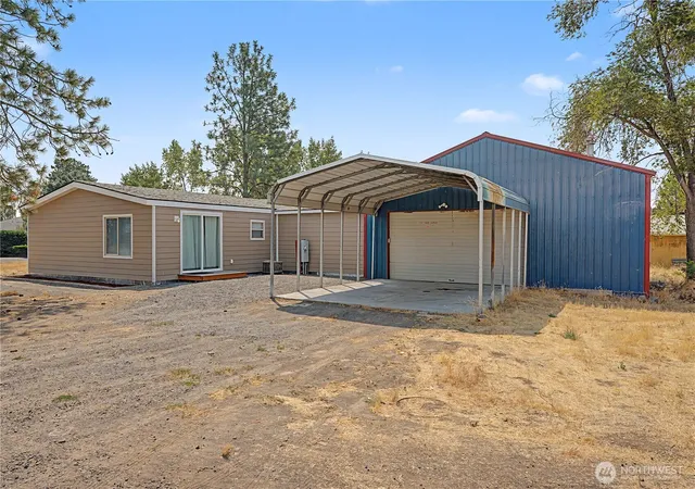 Photo 3 of Manufactured home for sale at 9432 Rd J 3 Nw, Quincy, WA 98848 | MLS# NWM2553679 | Listing updated on 2026-09-24