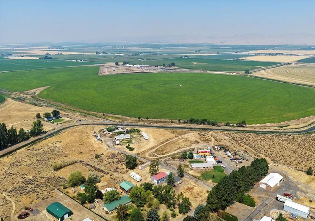 Photo 4 of Manufactured home for sale at 9432 Rd J 3 NW, Quincy, WA 98848 | MLS# NWM2553679 | Listing updated on 2026-09-24
