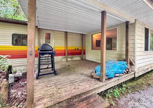 Photo 3 of Manufactured home for sale at 68 4 Christmas Tree Cir, Deming, WA 98244 | MLS# NWM2553683 | Listing updated on 2026-09-22