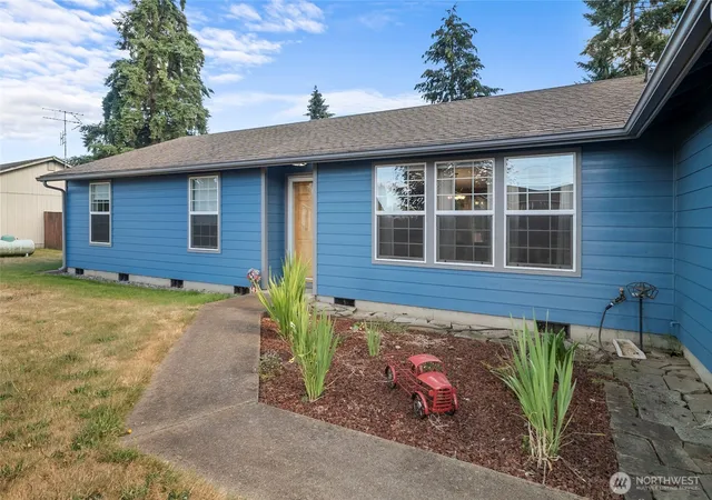 Photo 2 of Single family home for sale at 5921 184th Lane Sw, Rochester, WA 98579 | MLS# NWM2553694 | Listing updated on 2026-09-23