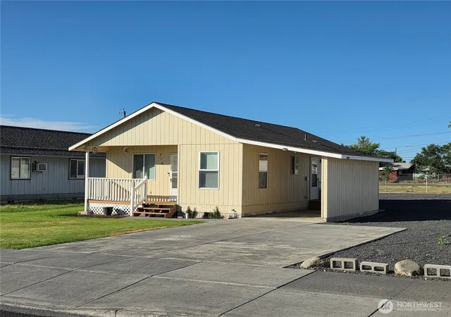 Photo 1 of Single family home for sale at 714 S Michael St, Moses Lake, WA 98837 | MLS# NWM2553701 | Listing updated on 2026-09-29