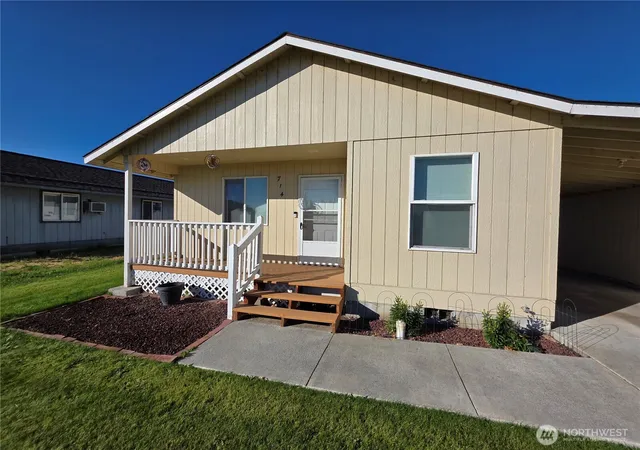 Photo 3 of Single family home for sale at 714 S Michael St, Moses Lake, WA 98837 | MLS# NWM2553701 | Listing updated on 2026-09-29