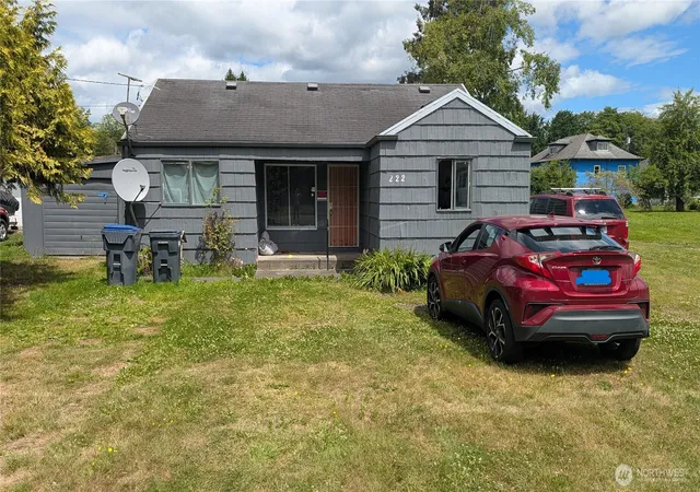 Photo 1 of Sale Pending at 222 E King St, Aberdeen, WA 98520 | MLS# NWM2553718 | Listing updated on 2026-09-25