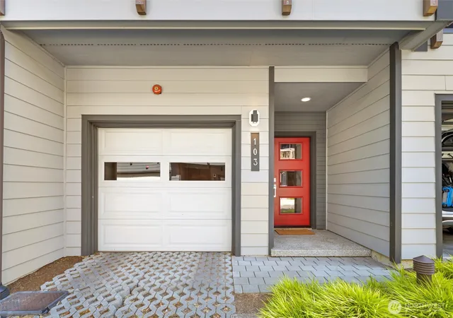 Photo 3 of Townhouse for sale at 6861 Northeast 170th #103, Kenmore, WA 98028 | MLS# NWM2553737 | Listing updated on 2026-07-18