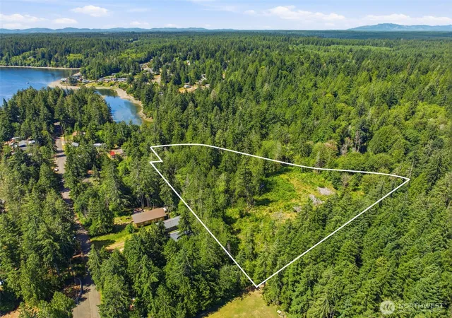 Photo 2 of Manufactured home for sale at 161 E Orchard Beach Rd, Grapeview, WA 98546 | MLS# NWM2553744 | Listing updated on 2026-09-28
