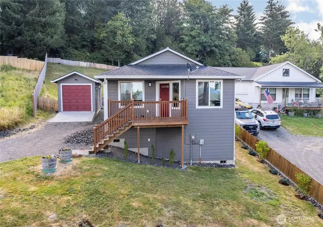 Photo 2 of Single family home for sale at 1009 Taylor Rd, Kalama, WA 98625 | MLS# NWM2553771 | Listing updated on 2026-09-22