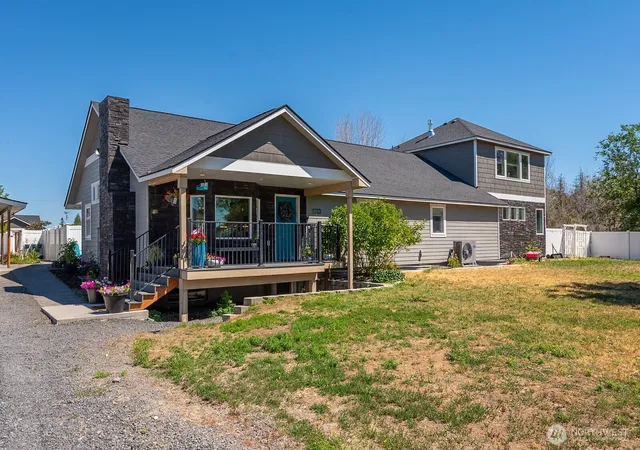 Photo 3 of Sale Pending at 1400 E Nelson Rd, Moses Lake, WA 98837 | MLS# NWM2553775 | Listing updated on 2026-09-19