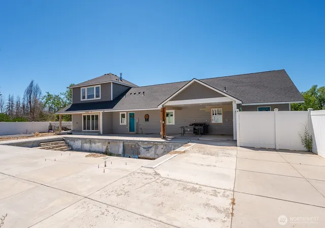 Photo 4 of Sale Pending at 1400 E Nelson Rd, Moses Lake, WA 98837 | MLS# NWM2553775 | Listing updated on 2026-09-19