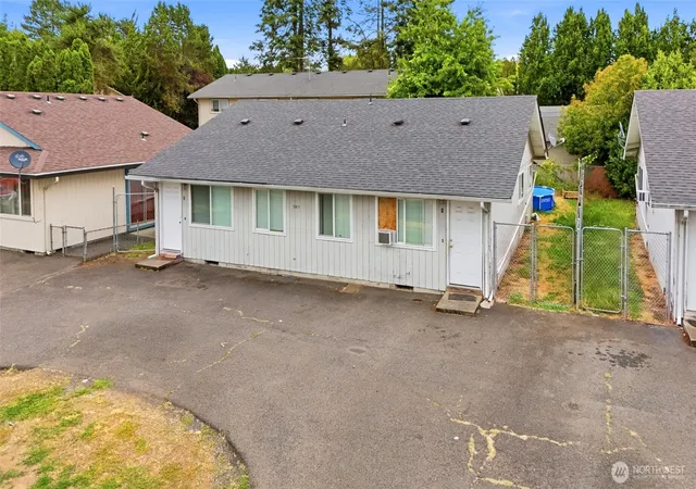 Multi family home for sale at 2811 Caples Ave, Vancouver, WA 98661 | MLS# NWM2553783