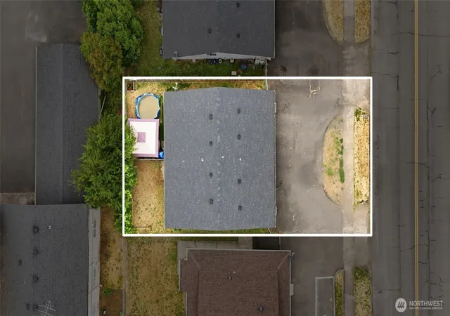 Photo 3 of Multi family home for sale at 2811 Caples Ave, Vancouver, WA 98661 | MLS# NWM2553783 | Listing updated on 2026-09-22