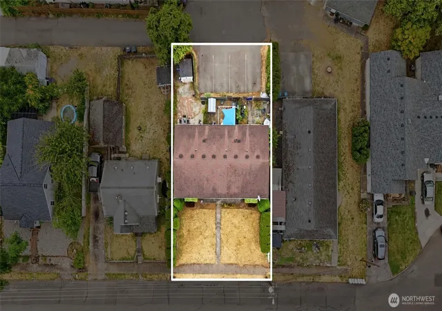 Photo 2 of Multi family home for sale at 3316 Grand Blvd, Vancouver, WA 98661 | MLS# NWM2553794 | Listing updated on 2026-09-22