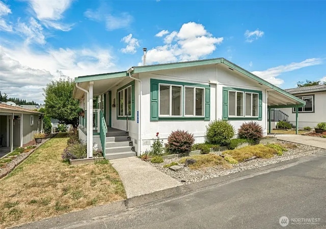Photo 2 of Manufactured home for sale at 592 Ne Saturn Ln, Bremerton, WA 98311 | MLS# NWM2553808 | Listing updated on 2026-09-22