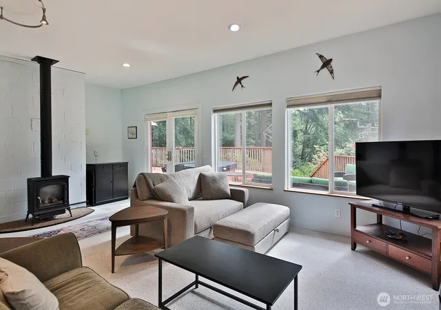 Photo 4 of Sale Pending at 6357 Baywood Rd, Freeland, WA 98249 | MLS# NWM2553818 | Listing updated on 2026-08-11