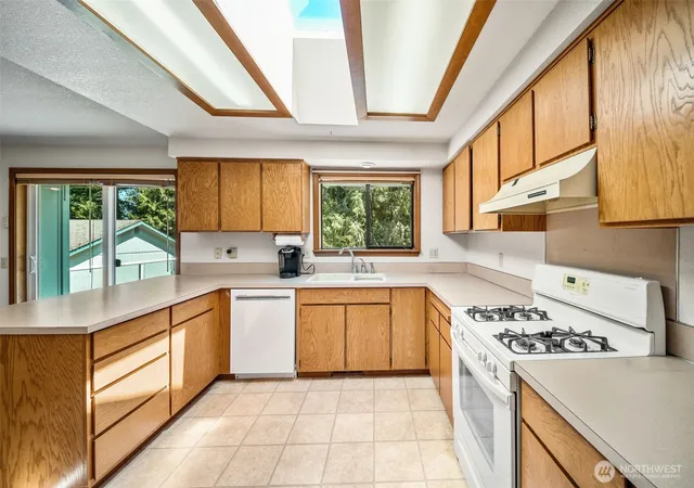 Photo 3 of Single family home for sale at 7718 Fairview Rd SW, Olympia, WA 98512 | MLS# NWM2553822 | Listing updated on 2026-09-30