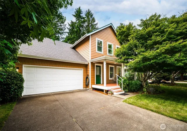 Photo 1 of Single family home for sale at 911 Sarah Ct Nw, Olympia, WA 98502 | MLS# NWM2553830 | Listing updated on 2026-09-22