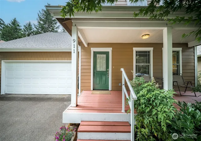 Photo 2 of Single family home for sale at 911 Sarah Ct Nw, Olympia, WA 98502 | MLS# NWM2553830 | Listing updated on 2026-09-22