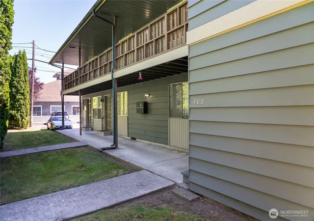 Photo 1 of Multi family home for sale at 703 Broadway St, Arlington, WA 98223 | MLS# NWM2553843 | Listing updated on 2026-09-22