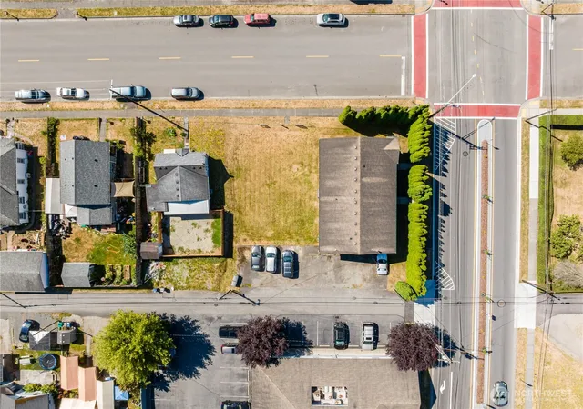 Photo 4 of Townhouse for sale at 703 Broadway St, Arlington, WA 98223 | MLS# NWM2553843 | Listing updated on 2026-09-22