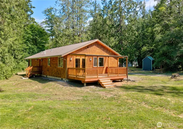 Photo 4 of Single family home for sale at 5621 Paradise Ln, Anacortes, WA 98221 | MLS# NWM2553862 | Listing updated on 2026-09-22