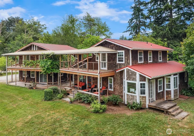 Photo 1 of Single family home for sale at 10133 Sw 204th Street, Vashon, WA 98070 | MLS# NWM2553884 | Listing updated on 2026-09-22
