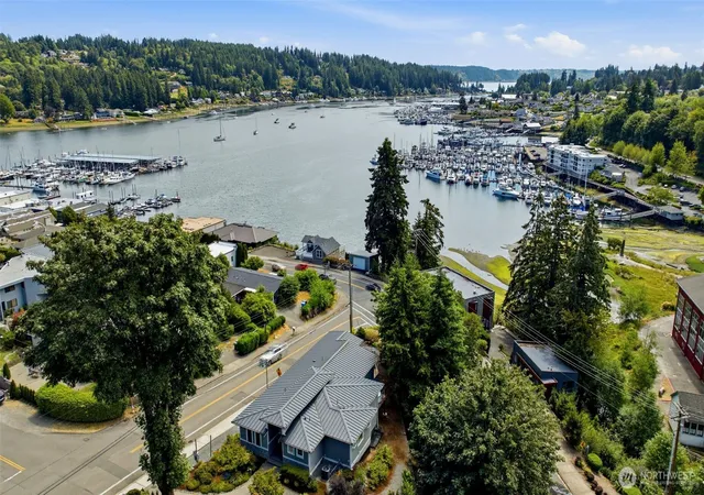 Photo 3 of Single family home for sale at 4010 Burnham Dr, Gig Harbor, WA 98332 | MLS# NWM2553914 | Listing updated on 2026-09-29