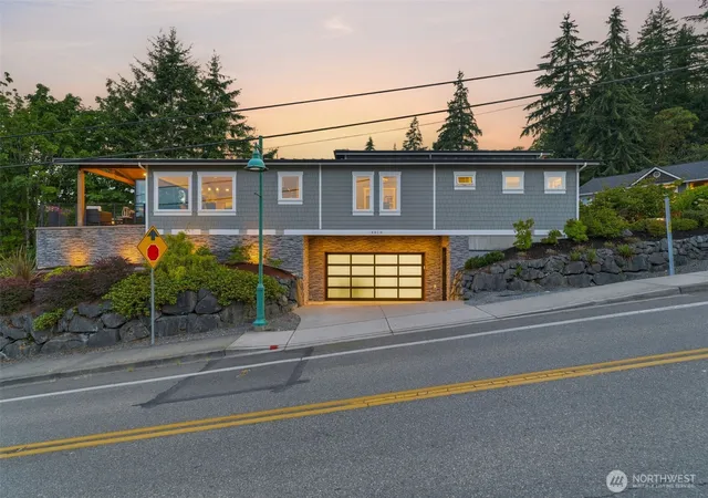 Photo 4 of Single family home for sale at 4010 Burnham Dr, Gig Harbor, WA 98332 | MLS# NWM2553914 | Listing updated on 2026-09-29