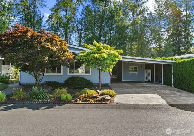 Photo 2 of Sale Pending at 836 Harman Way S #34, Orting, WA 98360 | MLS# NWM2553926 | Listing updated on 2026-10-01